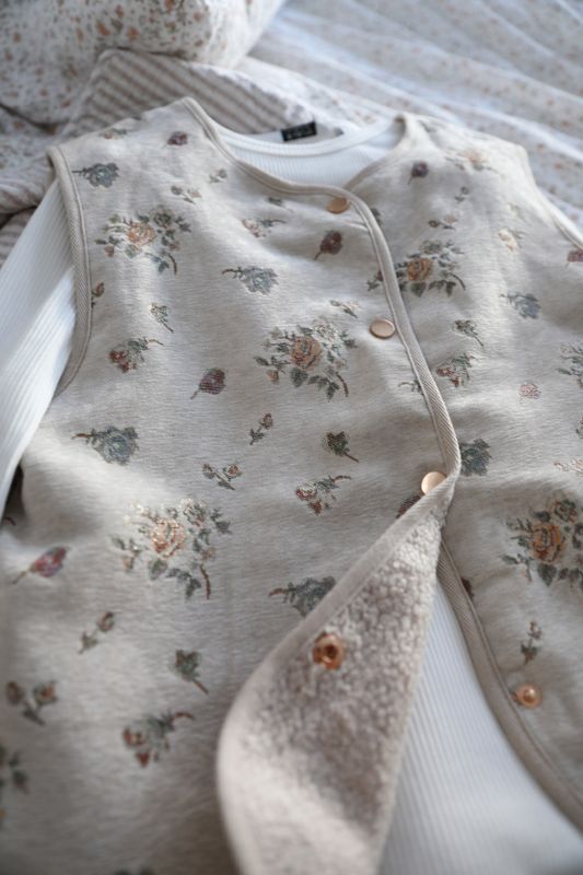 Jaquardvävd  blommig väst