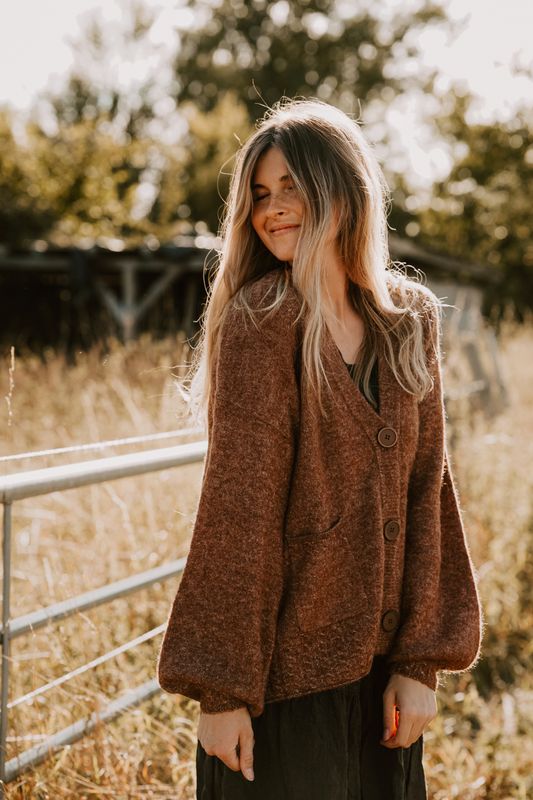 Romantisk brun kofta i ullblandning