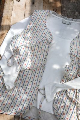 Kviltad väst med gulligt print