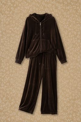 Mysigt set i brun velour