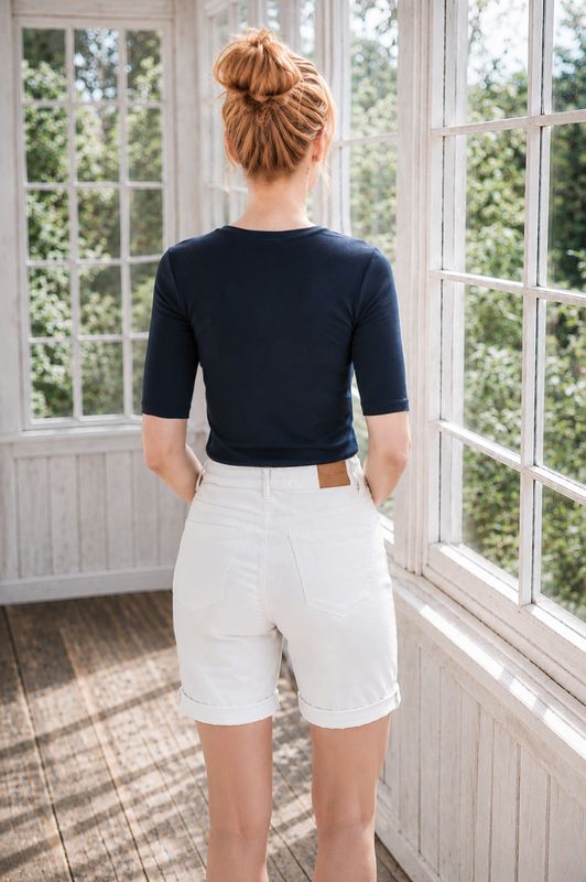 vita shorts bak 1