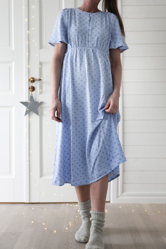 Söt klänning med hjärtan ljusblå