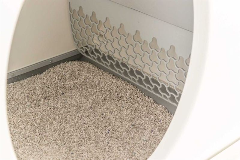 Trixie Kattlåda, Självrengörande