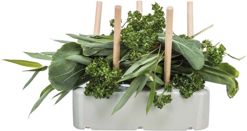 Foderhäck, keramik/trä, 26x23x17 cm, grå