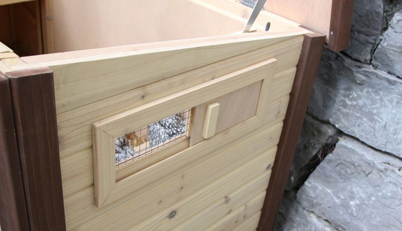 Isolerat Hönshus Med uppvärmning för 2-5 Höns