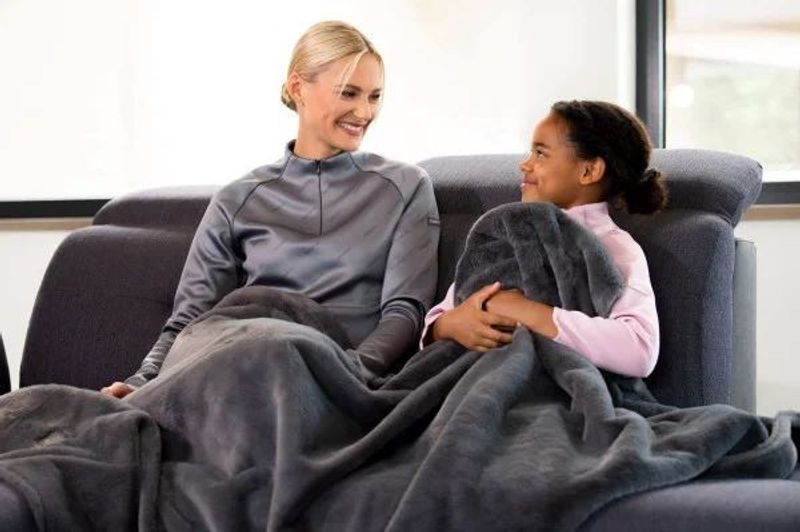 Eskadron Cozy Pläd Grå