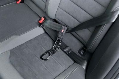 Universalfäste till bilsele, 12kN karbiner, 30 cm/38 mm, svart