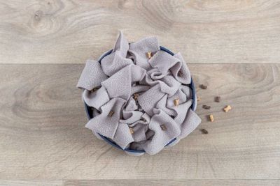 Dog Activity Hide'n'Sniff skål, Nivå 1, plast, ø18 cm