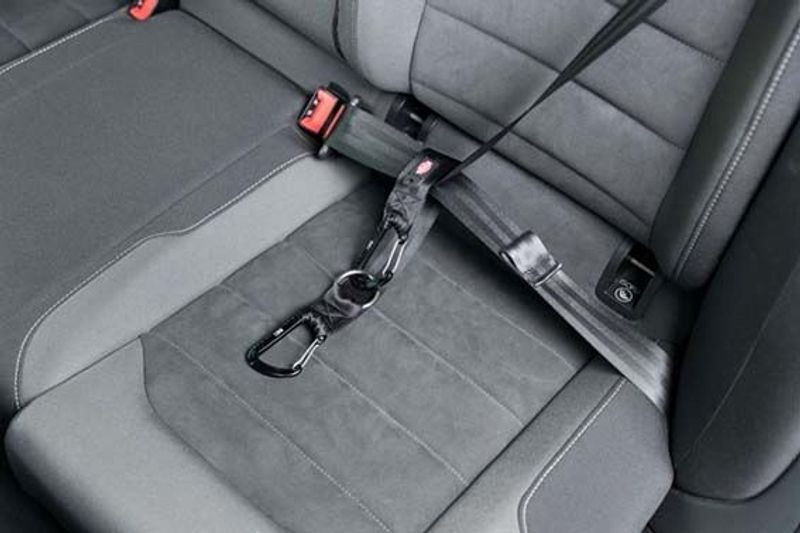 Universalfäste till bilsele, 12kN karbiner, 30 cm/38 mm, svart