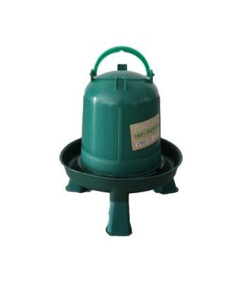 Vattenautomat i återvunnen plast med ben