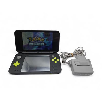 NEW NINTENDO 2DS XL BLACK + LIME GREEN 32GB SD