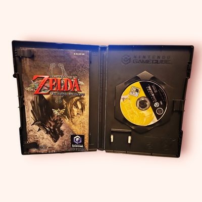 THE LEGEND OF ZELDA TWILIGHT PRINCESS GAMECUBE