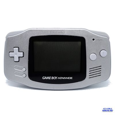 GAMEBOY ADVANCE LIMITED EDITION PLATINUM SCN