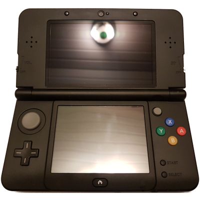 NEW NINTENDO 3DS MED LADDARE SVART