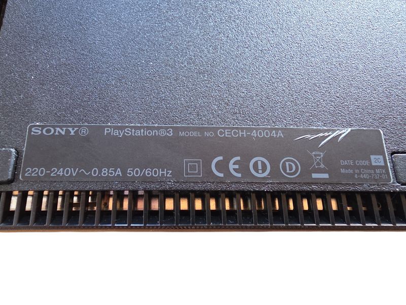 PLAYSTATION 3 SUPER SLIM 12GB BASENHET