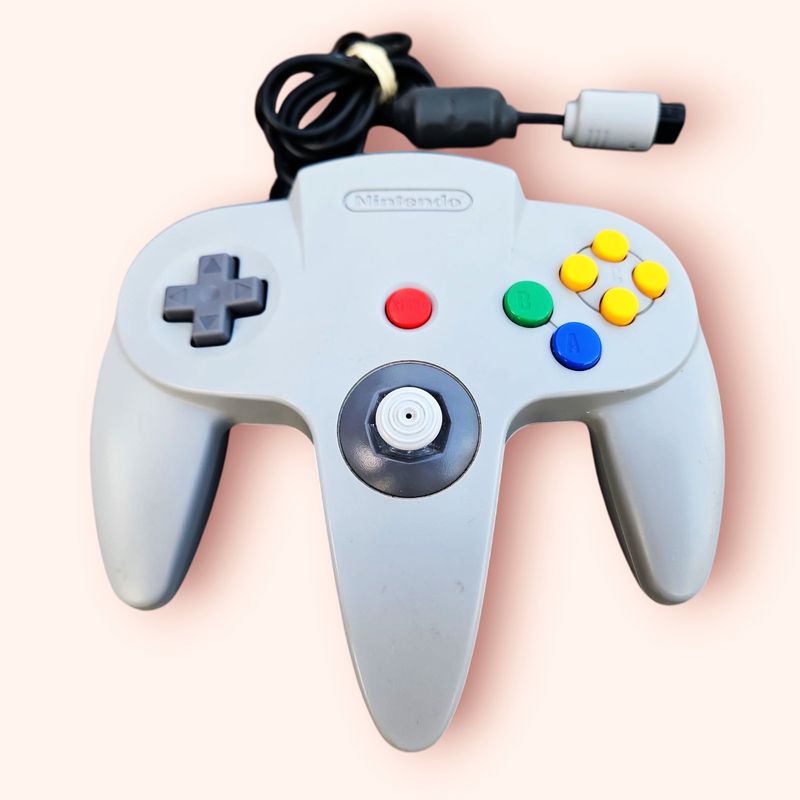 NINTENDO 64 BASENHET MED ORGINAL HANDKONTROLL MED BRA SPAK