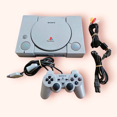 SONY PLAYSTATION 1 BASENHET CHIPPAD MED DUAL SHOCK KONTROLL BRA SKICK