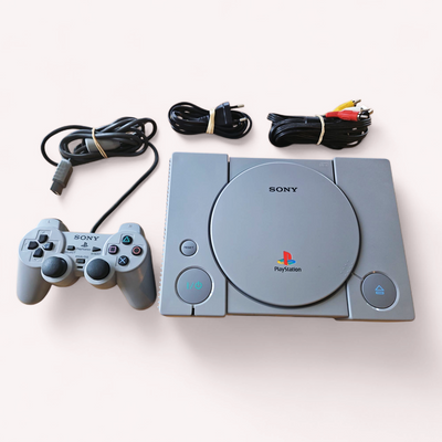 SONY PLAYSTATION 1 BASENHET MED DUAL SHOCK HANDKONTROLL SCPH-5502
