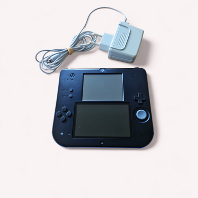 NINTENDO 2DS ELECTRIC BLUE 4GB SDKORT OCH ORGINALLADDARE