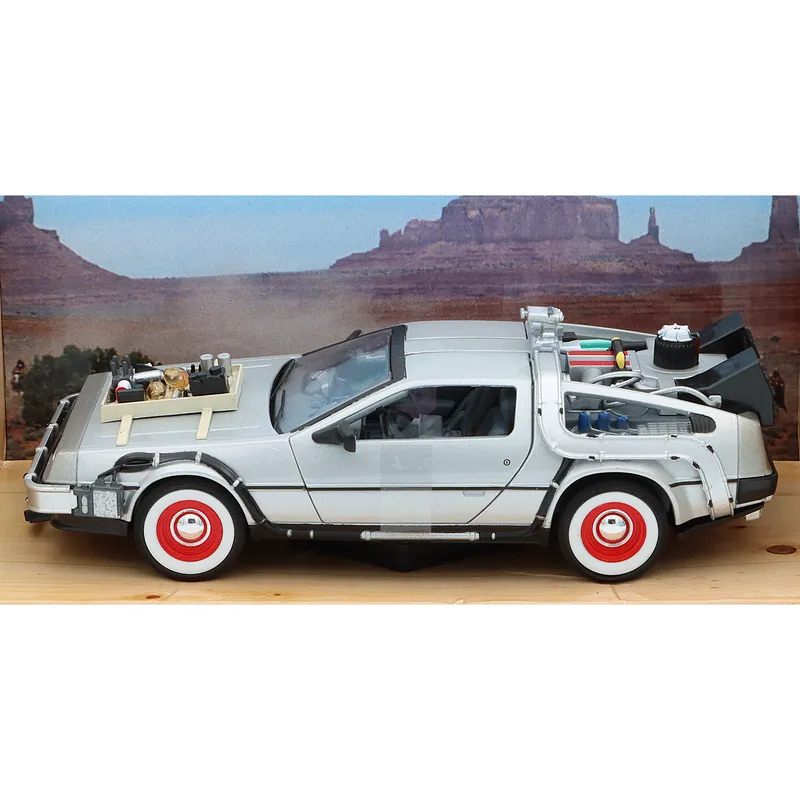 Time Machine - DeLorean - Back to the Future 3 - Silver - Welly - 1:24