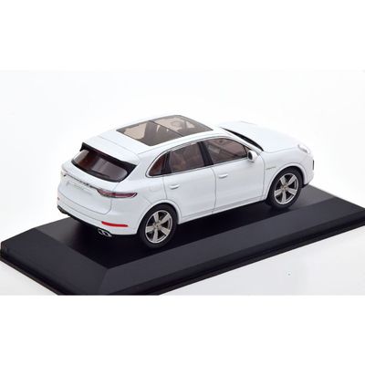 Porsche Cayenne Turbo S e-hybrid 2019 Vit - Minichamps 1:43