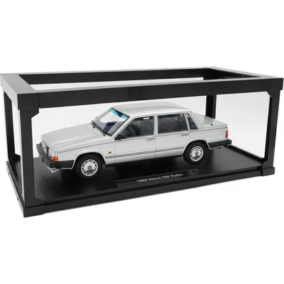 Volvo 760 Turbo - 1985 - Sølv - Triple9 Collection - 1:18