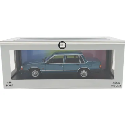 Volvo 760 Turbo - 1985 - Blå - Triple9 Collection - 1:18