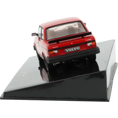 Volvo 242 - Custom - Turbo - 1980 - Röd - Ixo Models - 1:43