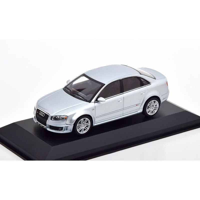 Audi RS4 - 2004 - Silver - Minichamps - 1:43