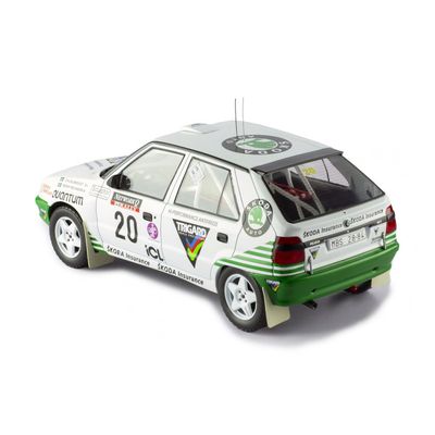 SKADAD FÖRPACKNING - Skoda Felicia - Blomqvist - Melander - Ixo Models - 1:18