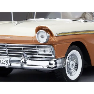 1957 Ford Fairlane 500 Skyliner - Bronze / Hvid - Sun Star - 1:18