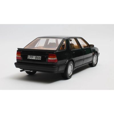 Saab 9000 Turbo - 1984 - Svart - Cult Scale Models - 1:18