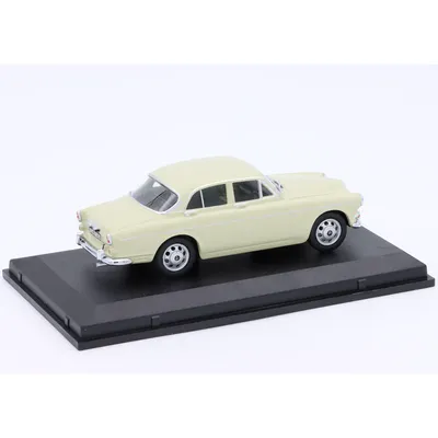 Volvo Amazon - Ljusgrön - Oxford - 1:43
