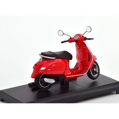 2017 Vespa GTS 125 cc - Röd - Welly - 1:18