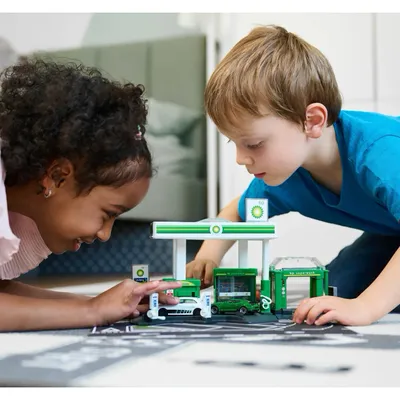 Bensinstation - Pumpar, elbilsladdare och biltvätt - BP - Majorette