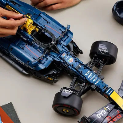 Oracle Red Bull Racing RB20 - 2024 - Technic - 42206 - LEGO