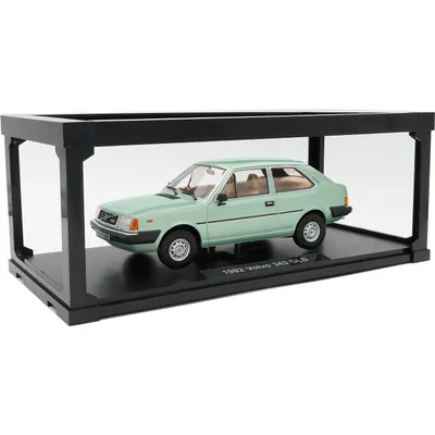 Volvo 343 GLS - Ljusgrön - 1982 - Triple9 Collection - 1:18