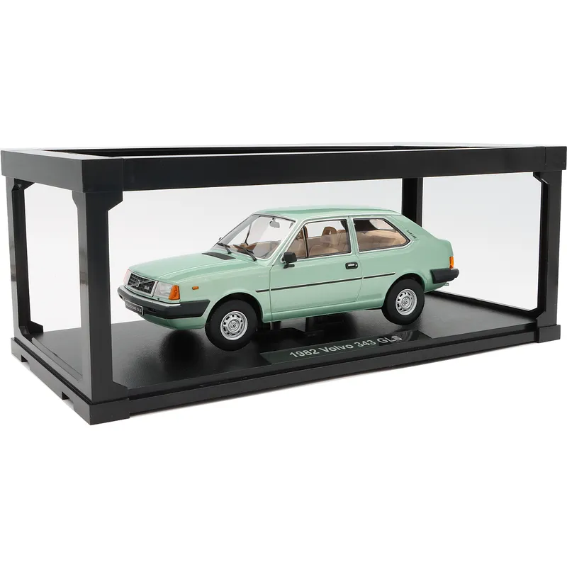 Volvo 343 GLS - Ljusgrön - 1982 - Triple9 Collection - 1:18