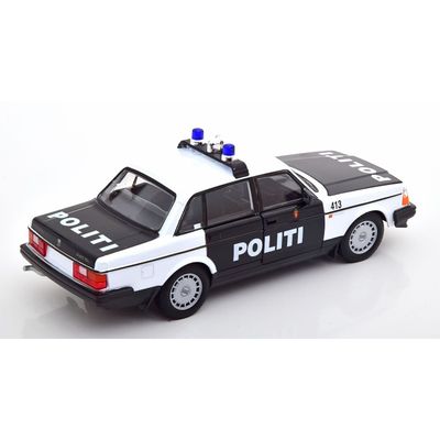 Polisbil - Volvo 240 GL - Norge - Welly 1:24