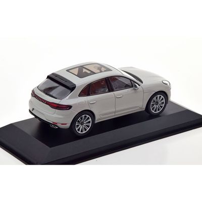 Porsche Macan Turbo - 2019 - Ljusgrå - Minichamps 1:43