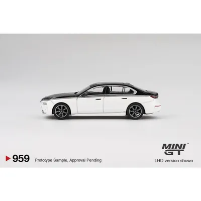 BMW i7 xDrive60 - Vit / Svart - 959 - Mini GT - 1:64
