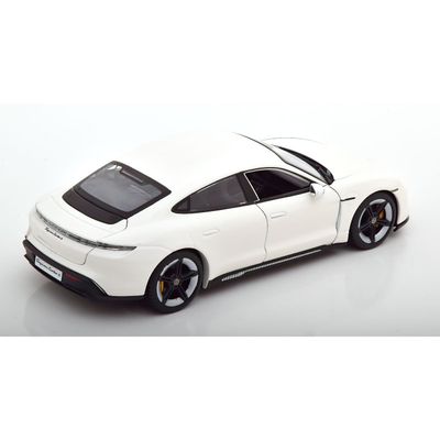 Porsche Taycan Turbo S - 2020 - Vit - Bburago - 1:24