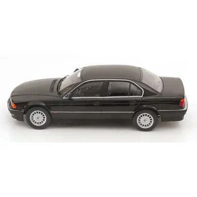 BMW 740i E38 - 1994 - Svart - KK-Scale - 1:18