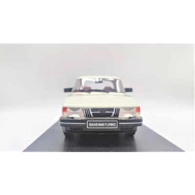 Saab 900 Turbo - 1983 - Vit - Cult Scale Models - 1:18