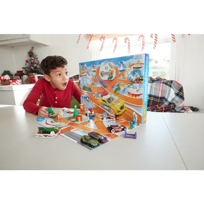 Hot Wheels Adventskalender 2024 - 8 Bilar och 16 Tillbehör