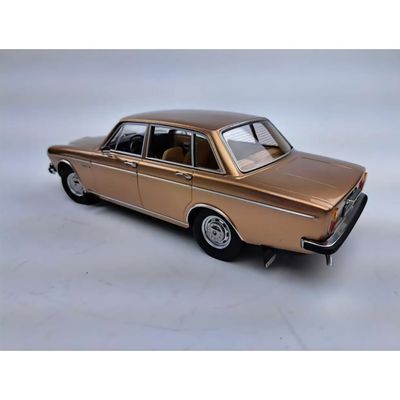 1970 Volvo 164 - Guld - Triple9 - 1:18