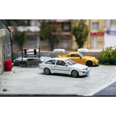 Ford Sierra RS500 Cosworth - Vit - ROAD64 - Tarmac - 1:64