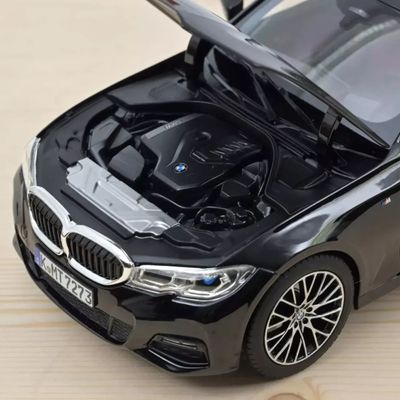 BMW 330i - 2019 - Svart - Norev - 1:18