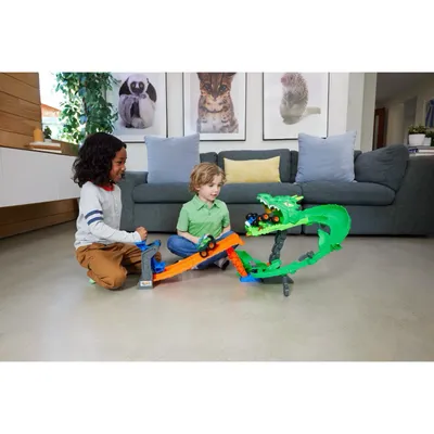 Dragon Demolition - Monster Trucks - Track - Hot Wheels