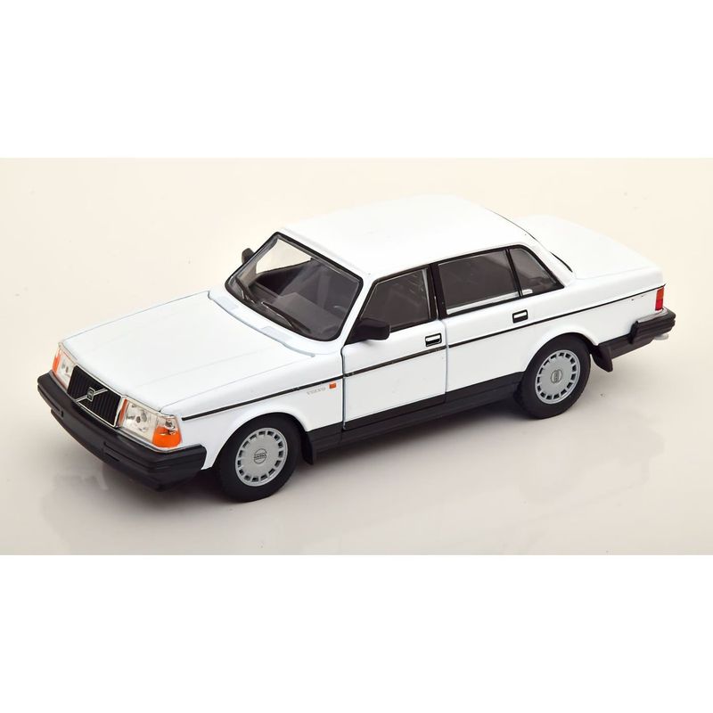 Volvo 240 GL vit - Modellbil från Welly 1:24